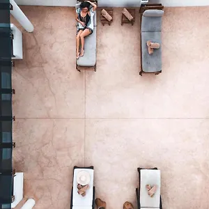 Hotel Zendero